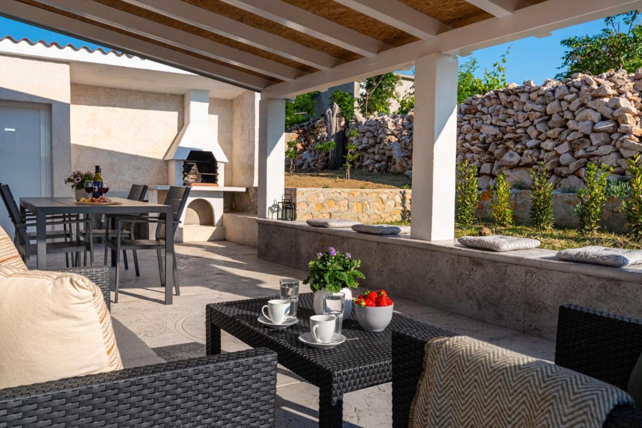 Holiday House Ventum ราชานาส ภายนอก รูปภาพ