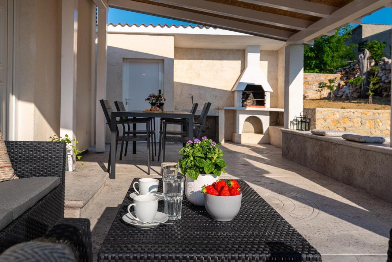 Holiday House Ventum ราชานาส ภายนอก รูปภาพ